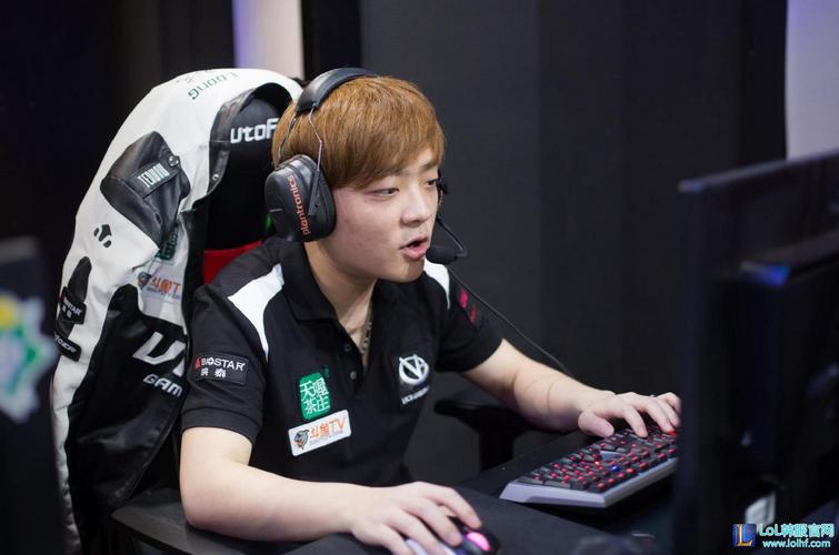 你无法击败 T1 ，更不用说T2了！ ThunderTalk Gaming 在第一场比赛中以激烈的早期和晚期失败以及混乱的团战击败了 Bilibili Gaming 。